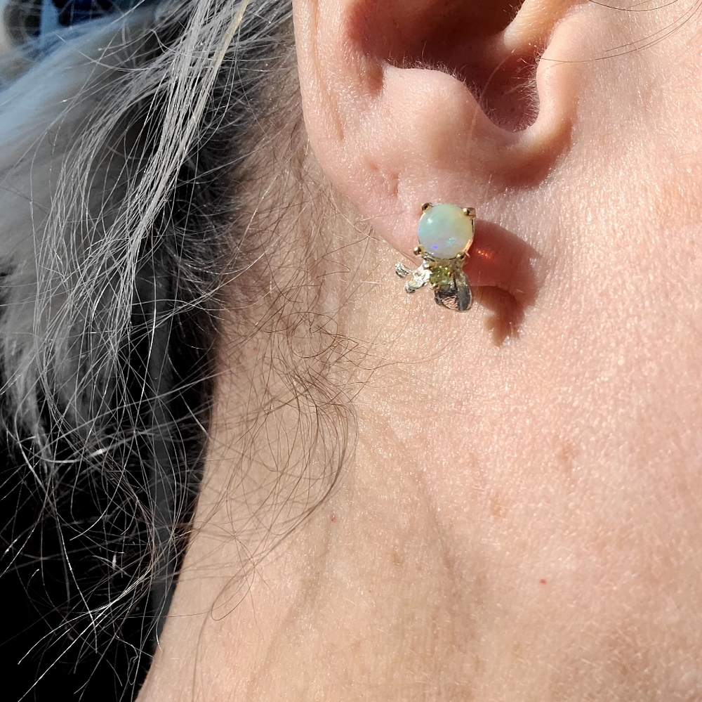 Opal & Peridot .925 Sterling Silver floral stud earrings - Picture 8 of 14